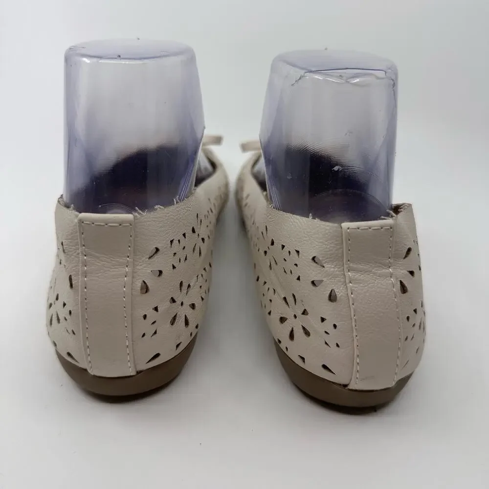White Mountain Cream Laser Cut w/Bow Scalloped Edge Ballet Flats 'Icing' WMNS 8